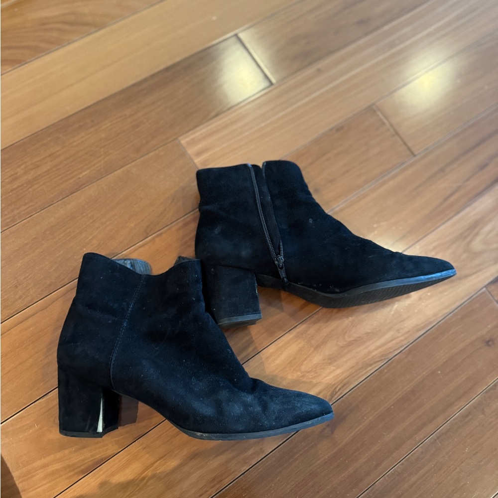Stuart Weitzman Women's Black suede Ankle Boots